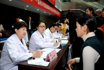 閩東醫(yī)院組織醫(yī)務(wù)人員跨省開(kāi)展義診活動(dòng)