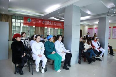 【圍堆堆】四川省醫(yī)學(xué)科學(xué)院&middot;四川省人民醫(yī)院婦產(chǎn)科黨支部來(lái)我市人民醫(yī)院開(kāi)展主題黨日活動(dòng)